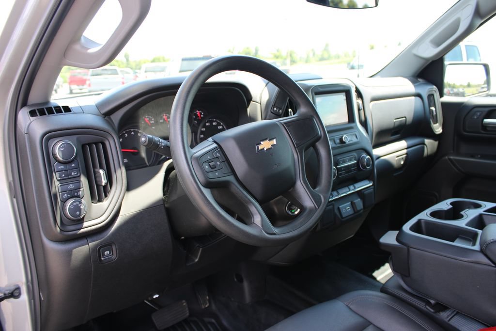 Used 2025 Chevrolet Silverado 1500 W/T w/ WT Value Package AWD/4WD image 24