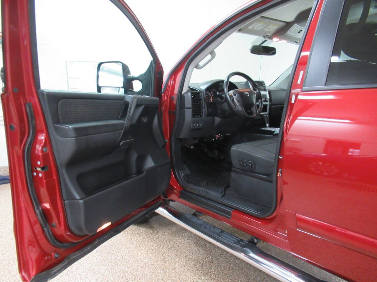 Used 2014 Nissan Titan PRO-4X image 6