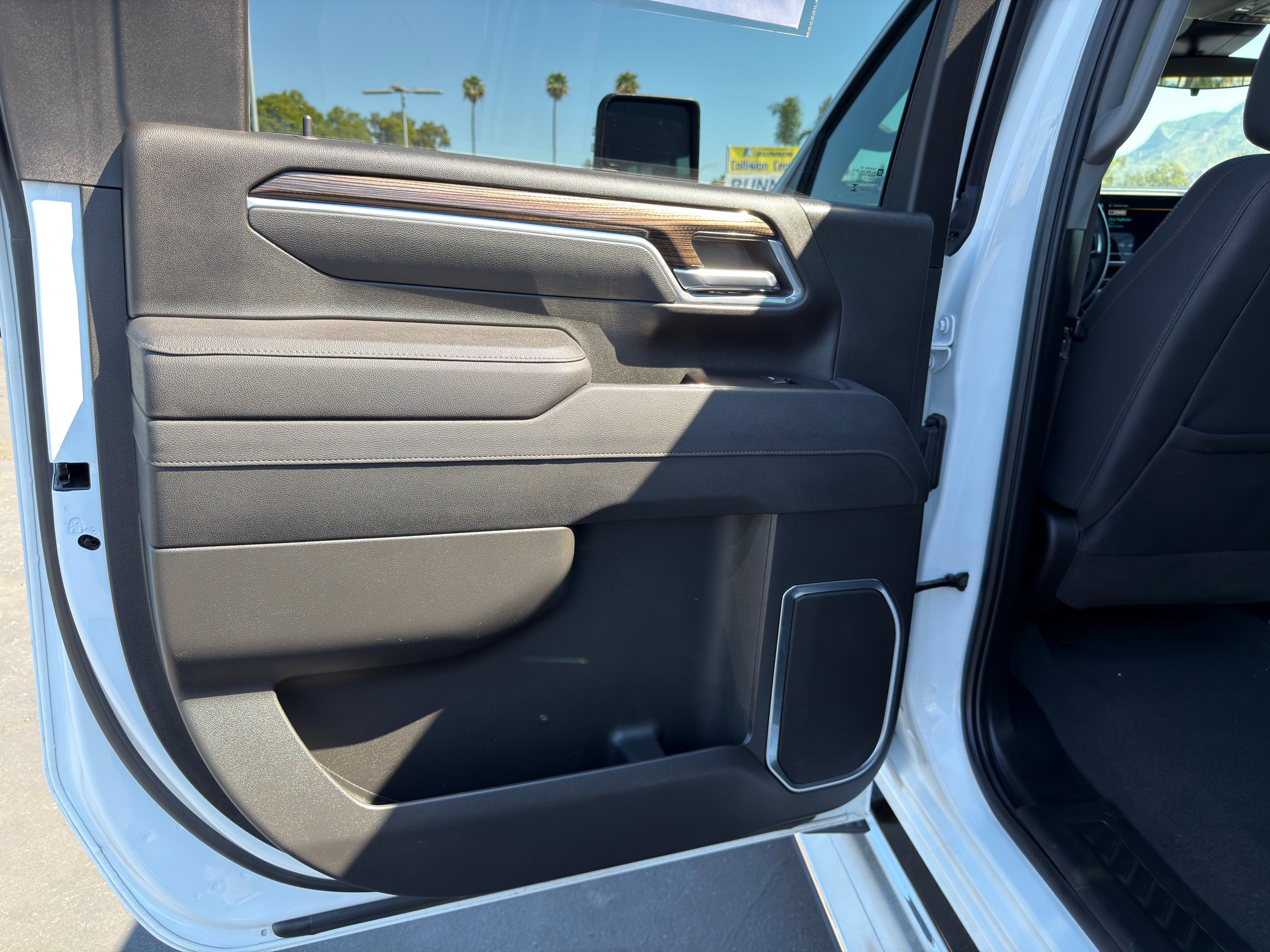 Used 2025 Chevrolet Silverado 2500 LT w/ Convenience Package image 22