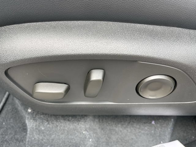New 2026 Chevrolet Traverse RS w/ LPO, Floor Liner Package AWD/4WD image 12