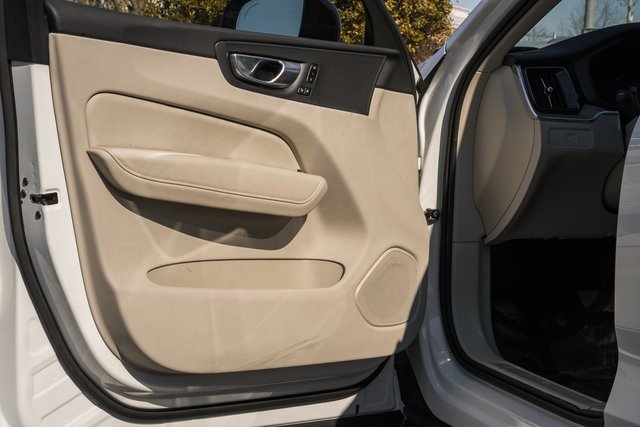 Certified 2024 Volvo XC60 B5 Plus w/ Climate Package image 36