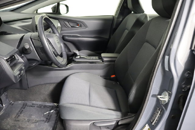 Used 2025 Toyota Prius LE FWD image 18