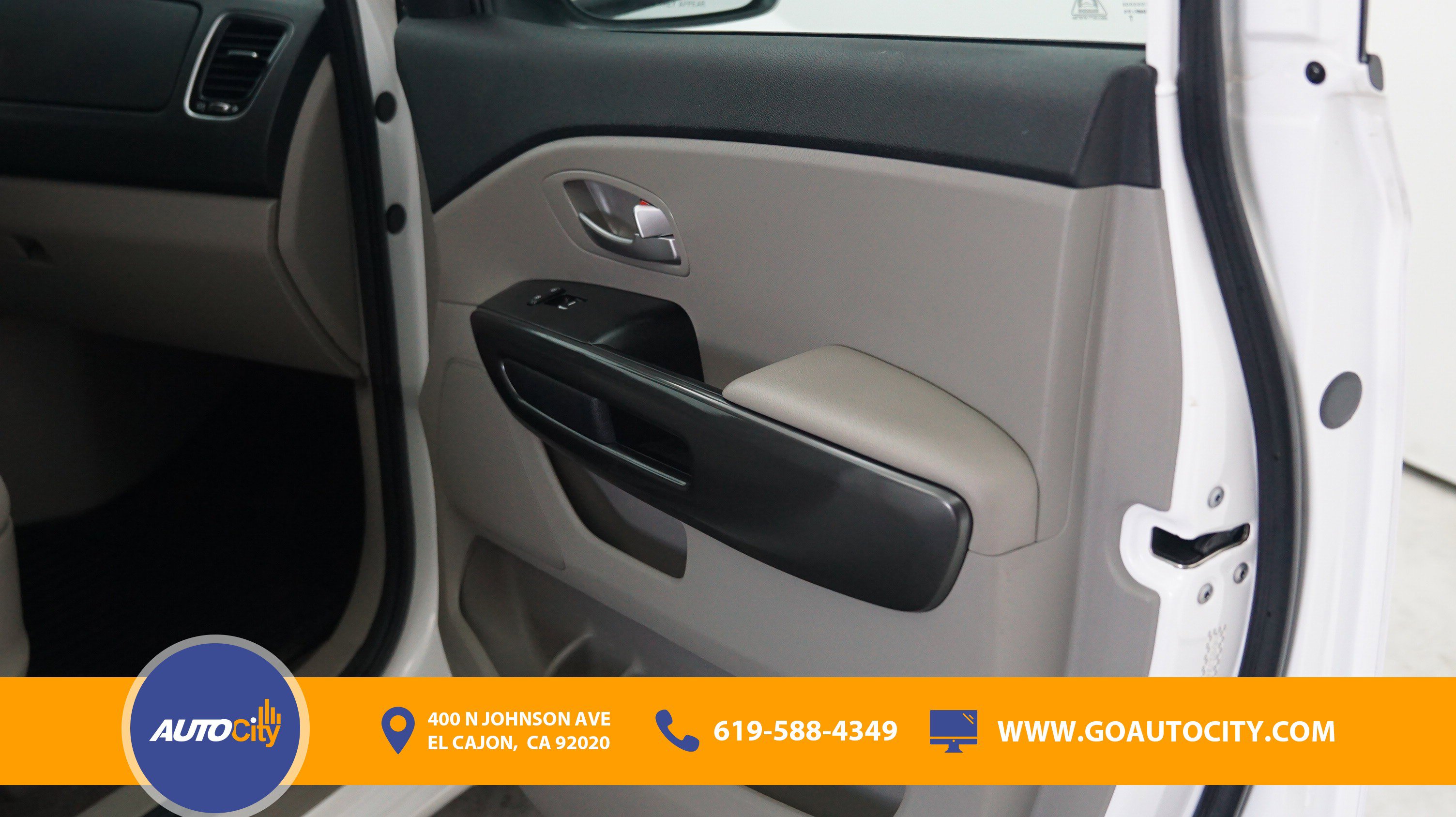 Used 2019 Kia Sedona LX FWD image 16