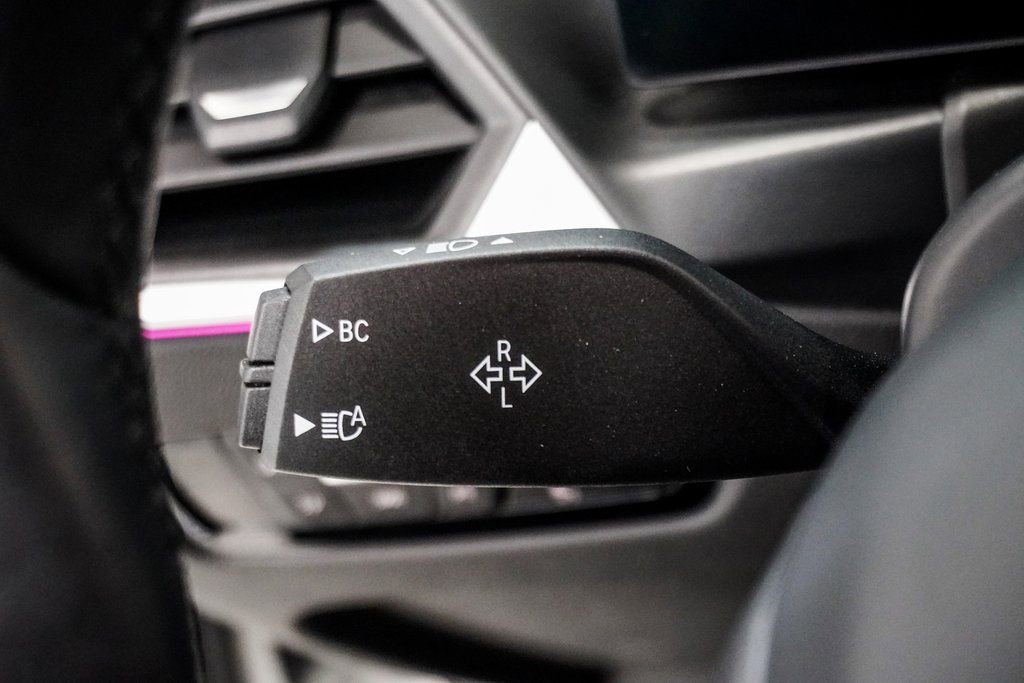 Used 2024 BMW 330i xDrive Sedan AWD/4WD image 33