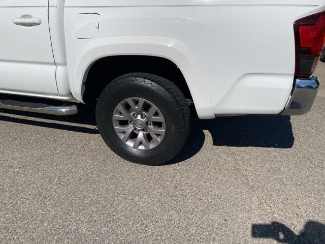 Used 2018 Toyota Tacoma SR5 AWD/4WD image 11