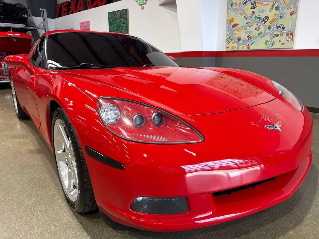 Used 2008 Chevrolet Corvette Coupe w/ Preferred Equipment Group RWD image 53