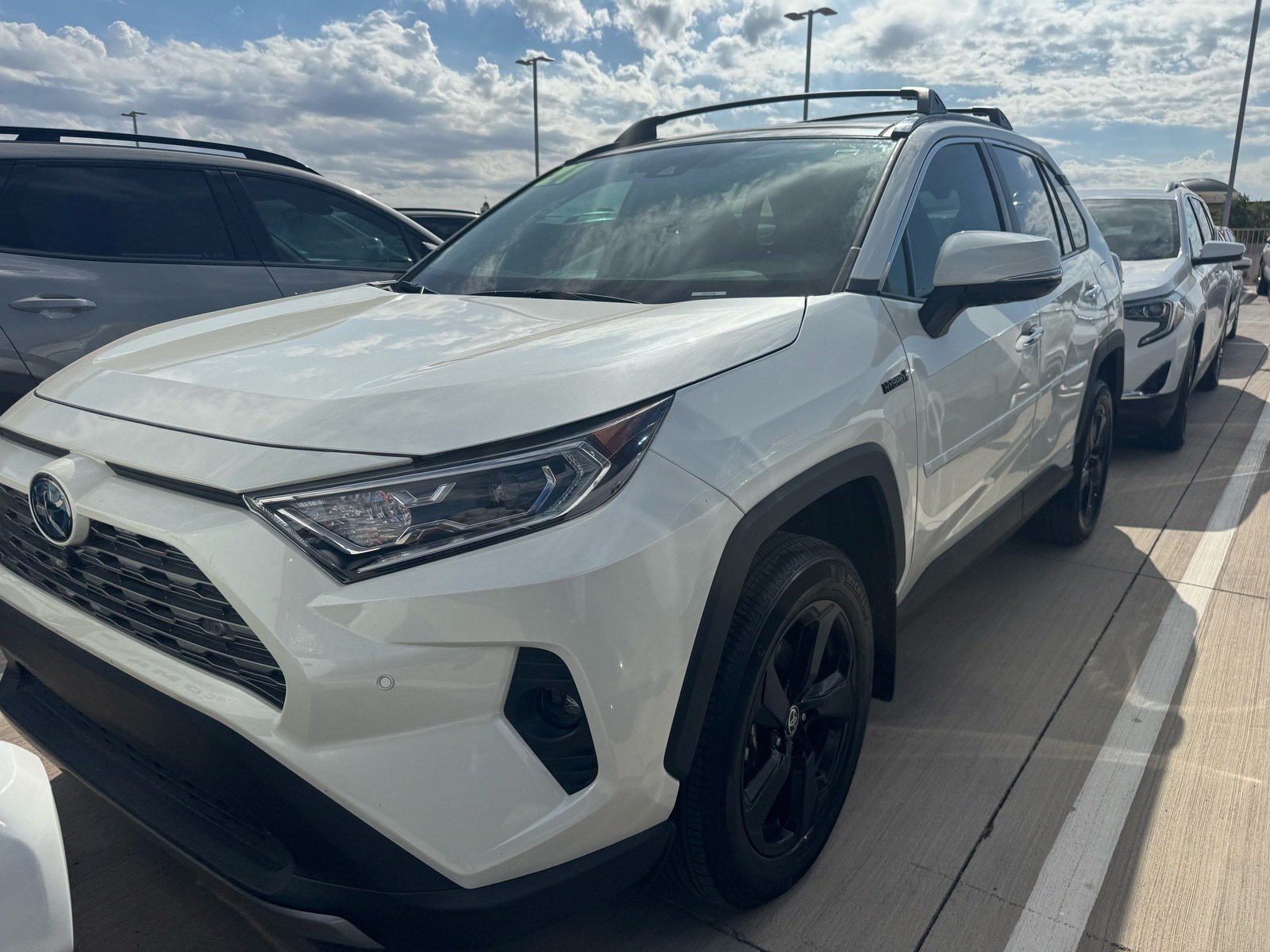 Used 2021 Toyota RAV4 Limited AWD/4WD image 3