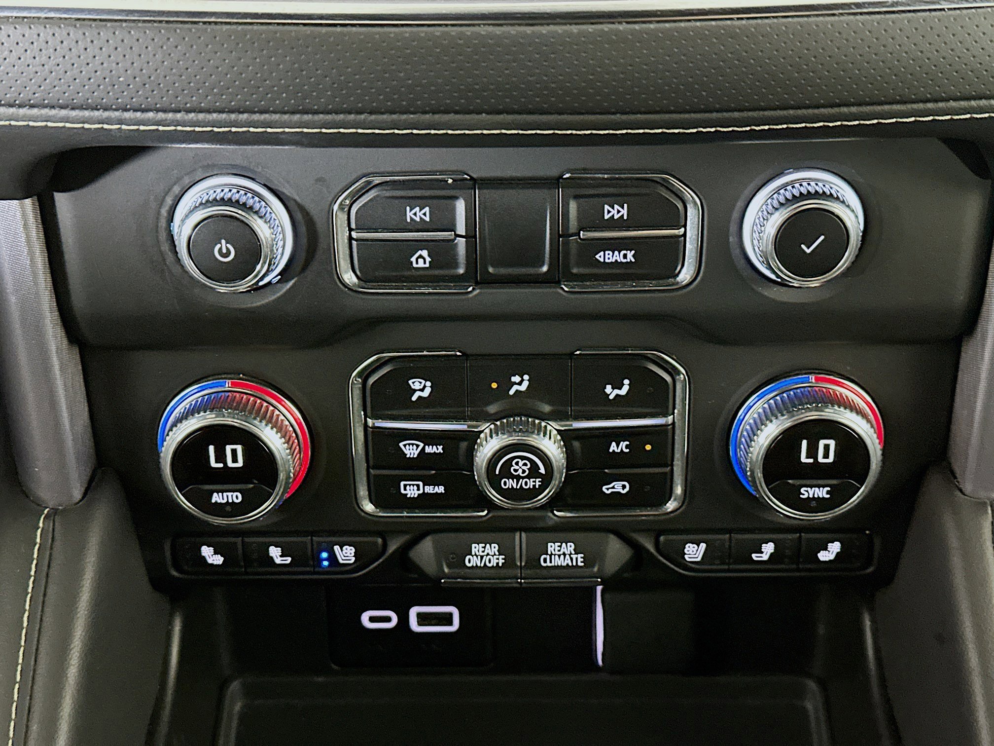 Used 2024 GMC Yukon SLT image 24