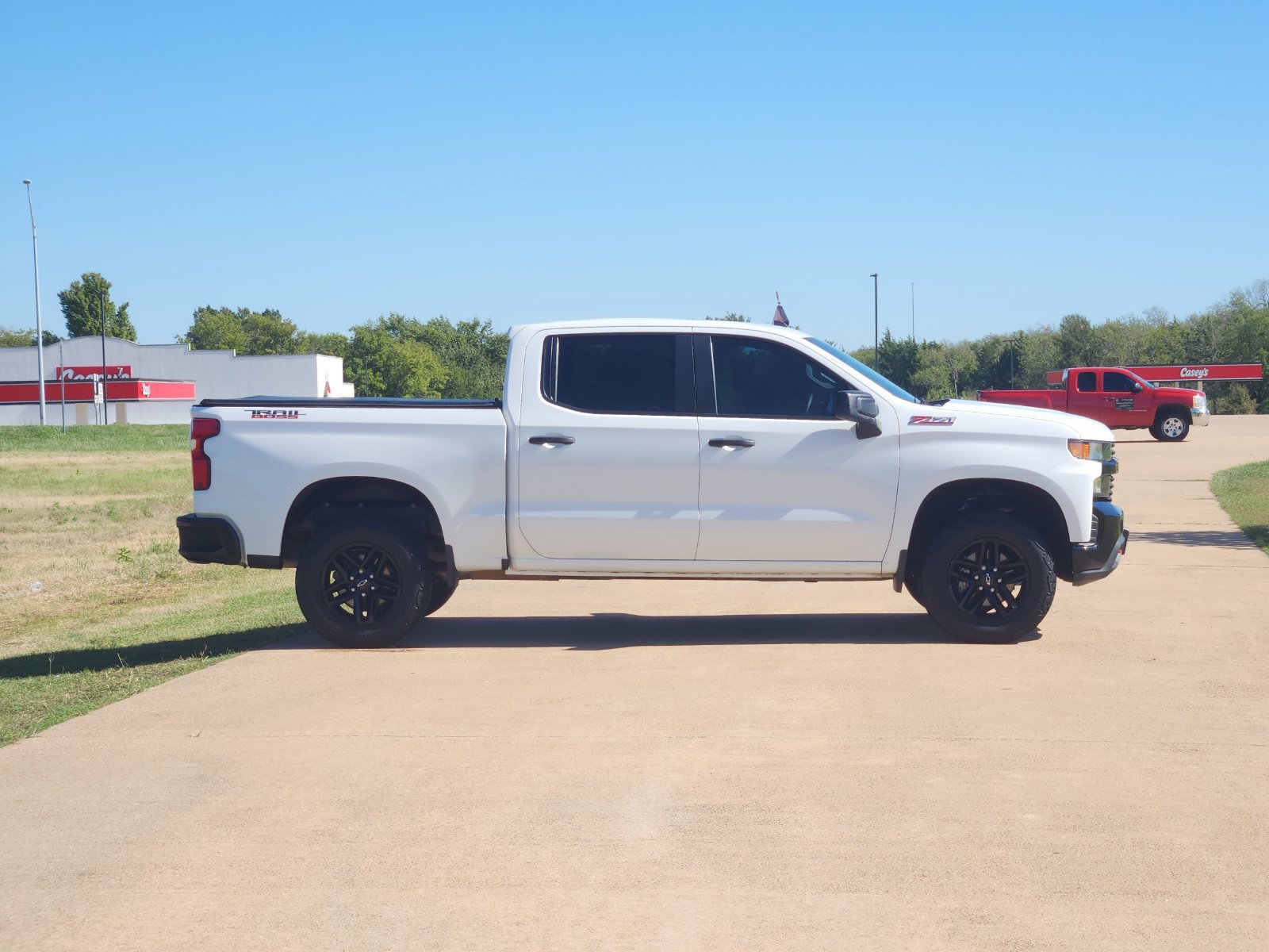 Used 2021 Chevrolet Silverado 1500 Custom Trail Boss w/ Safety Confidence Package AWD/4WD image 7