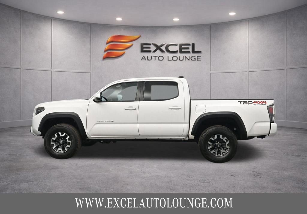 Used 2023 Toyota Tacoma TRD Off-Road w/ Technology Package AWD/4WD image 3