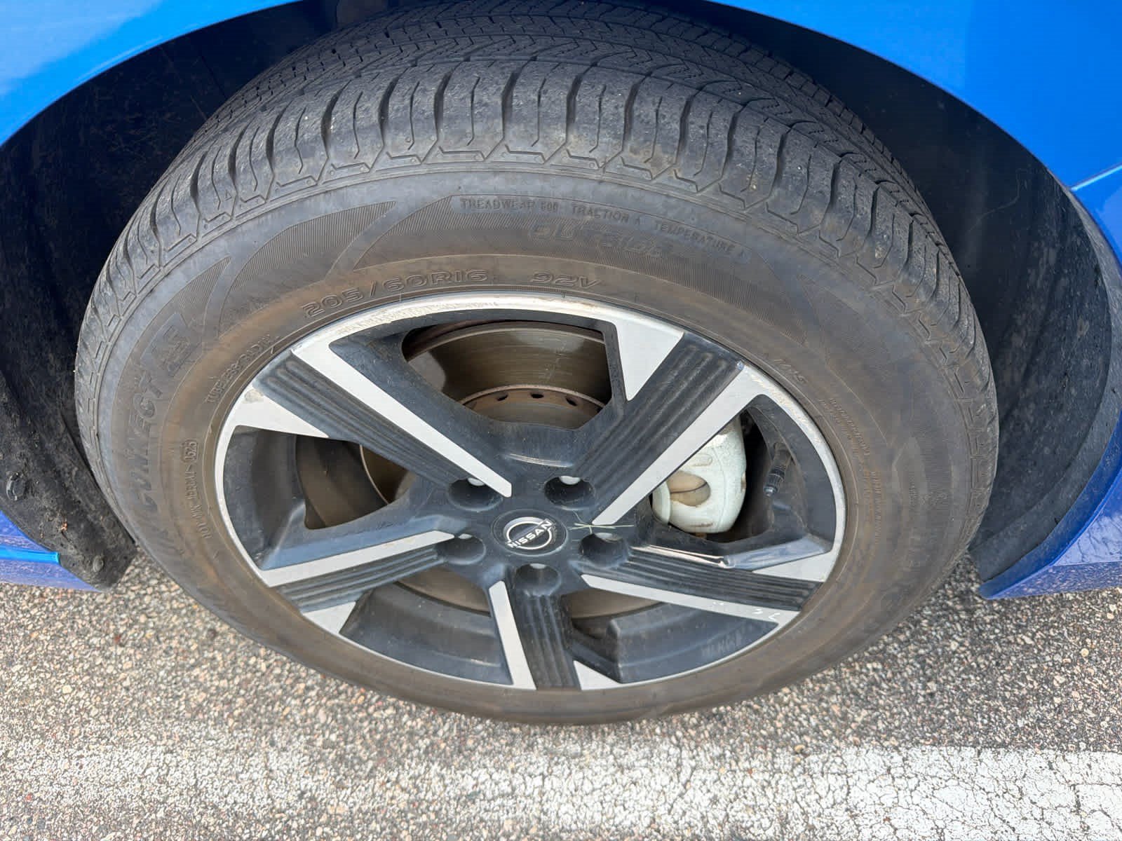 Used 2025 Nissan Sentra SV FWD image 5