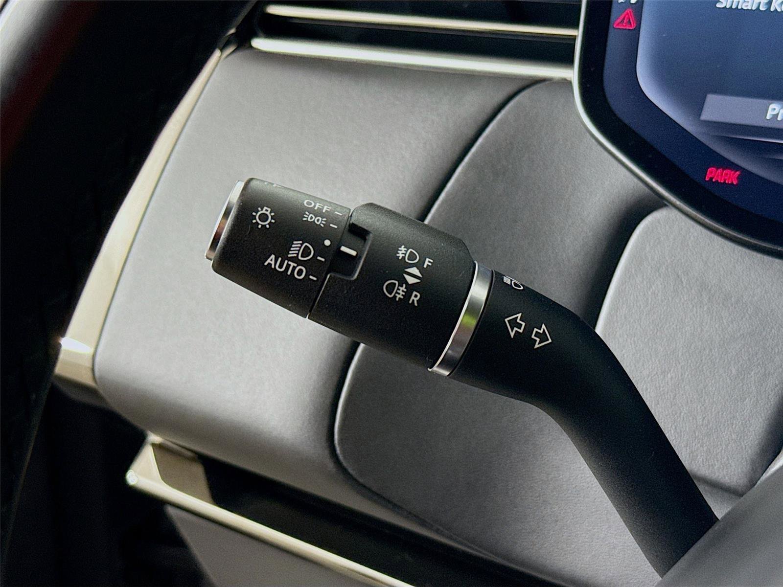 Used 2024 Land Rover Range Rover Sport Dynamic SE image 4