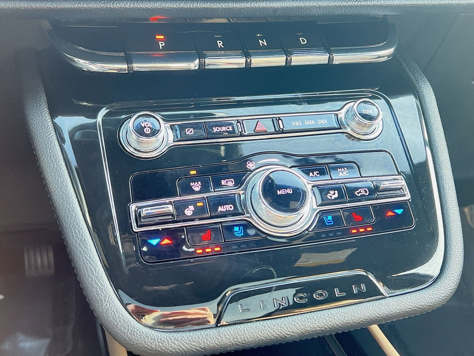 Used 2021 Lincoln Corsair Grand Touring w/ Equipment Group 301A image 21