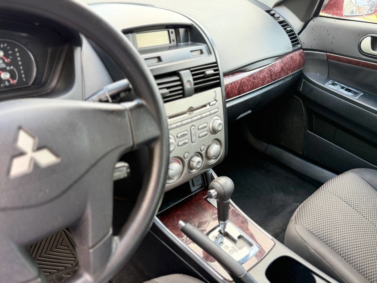 Used 2012 Mitsubishi Galant SE FWD image 16