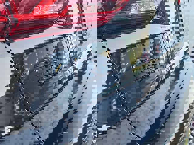 Used 2025 Audi Q3 2.0T Premium w/ Convenience Package image 9