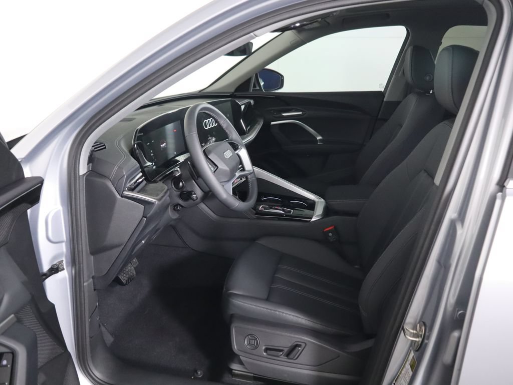 Used 2025 Audi Q5 Premium w/ Convenience Package AWD/4WD image 21