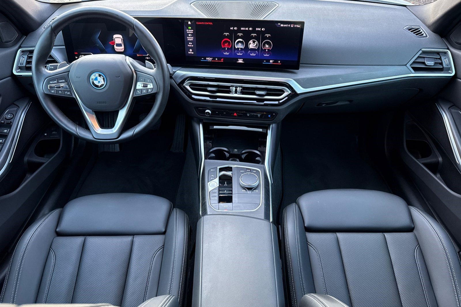 Certified 2023 BMW 330e w/ Convenience Package image 17