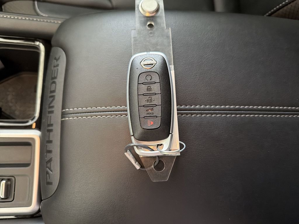 Certified 2024 Nissan Pathfinder SL image 35