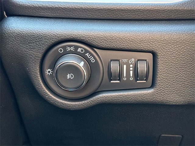 New 2026 Chrysler Pacifica Select w/ S Appearance Package image 25