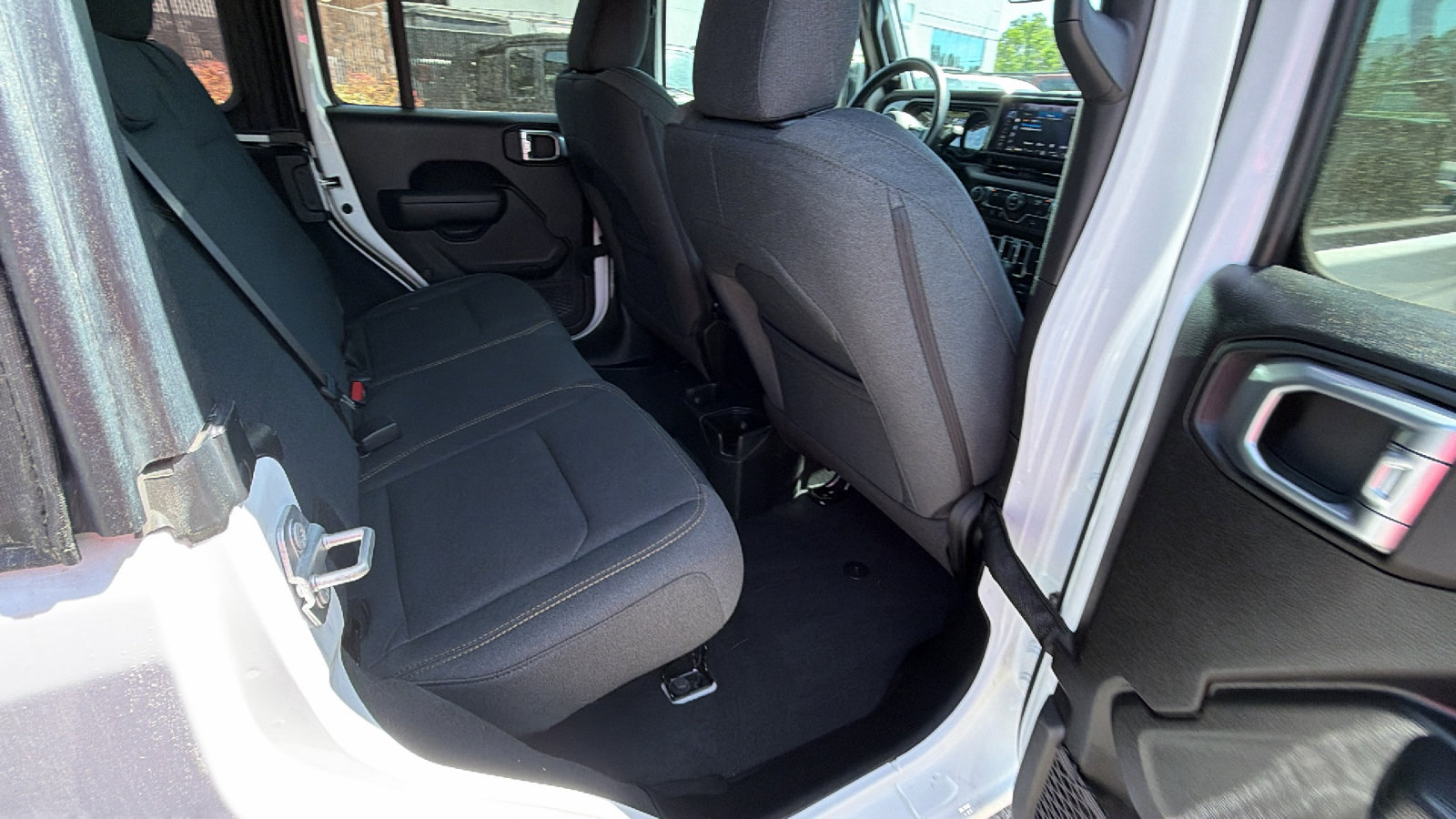 Used 2025 Jeep Wrangler Sport image 21