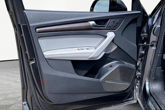 Used 2022 Audi Q5 2.0T Prestige w/ Prestige Package image 18