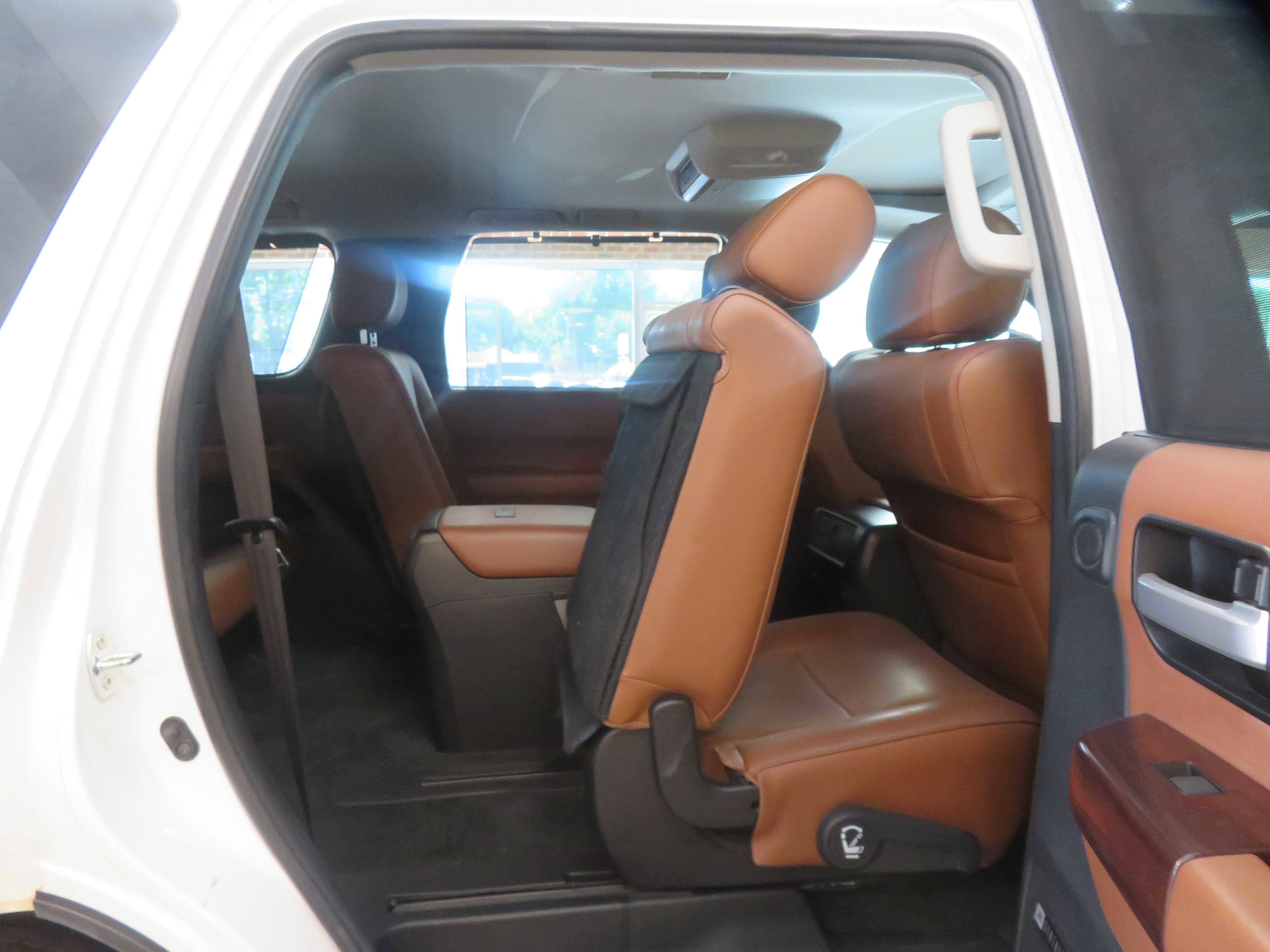 Used 2016 Toyota Sequoia Platinum AWD/4WD image 29