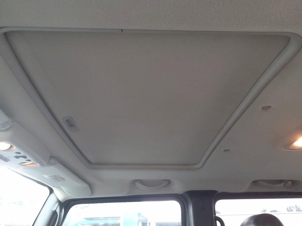 Used 2005 HUMMER H2 SUT w/ Preferred Equipment Group image 12