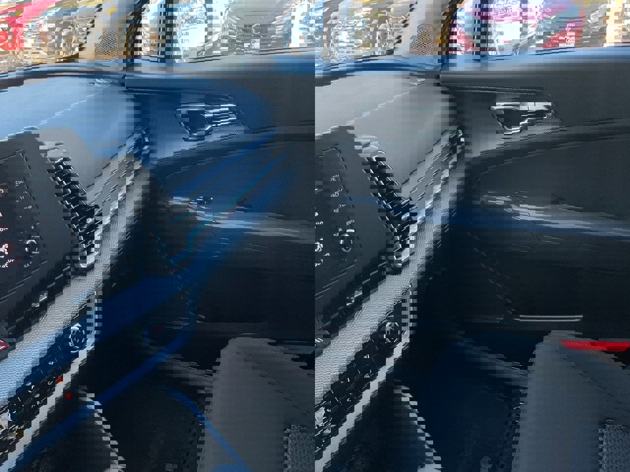 Used 2025 Kia Sportage LX image 37