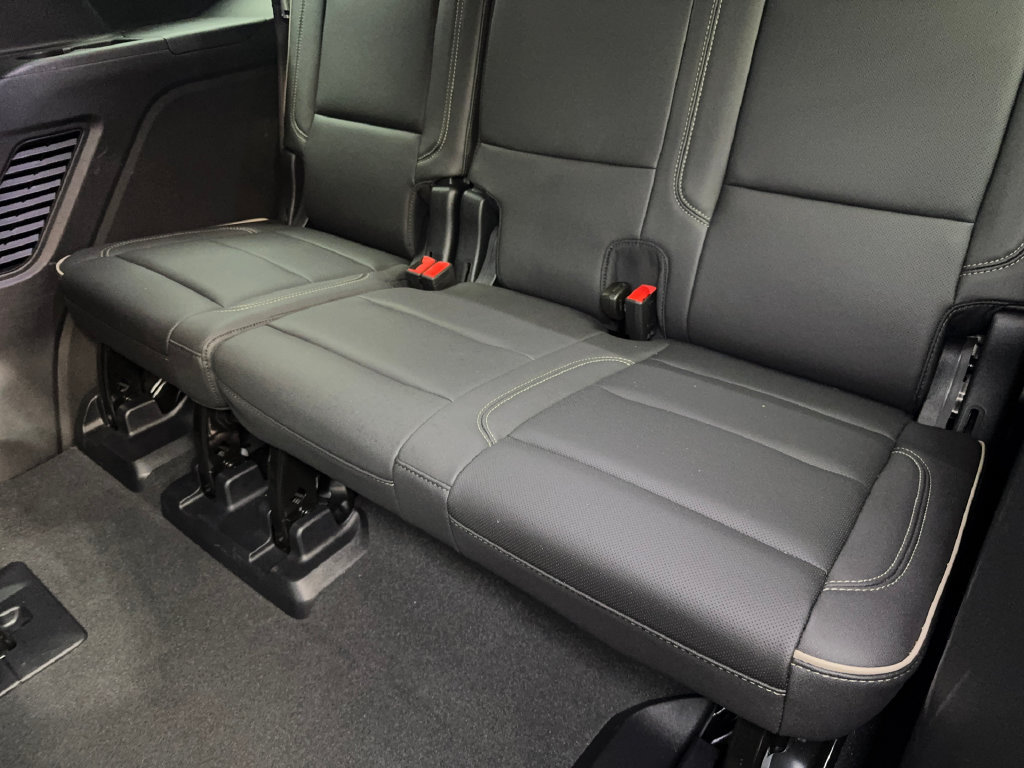 Used 2025 Chevrolet Tahoe Premier RWD image 41