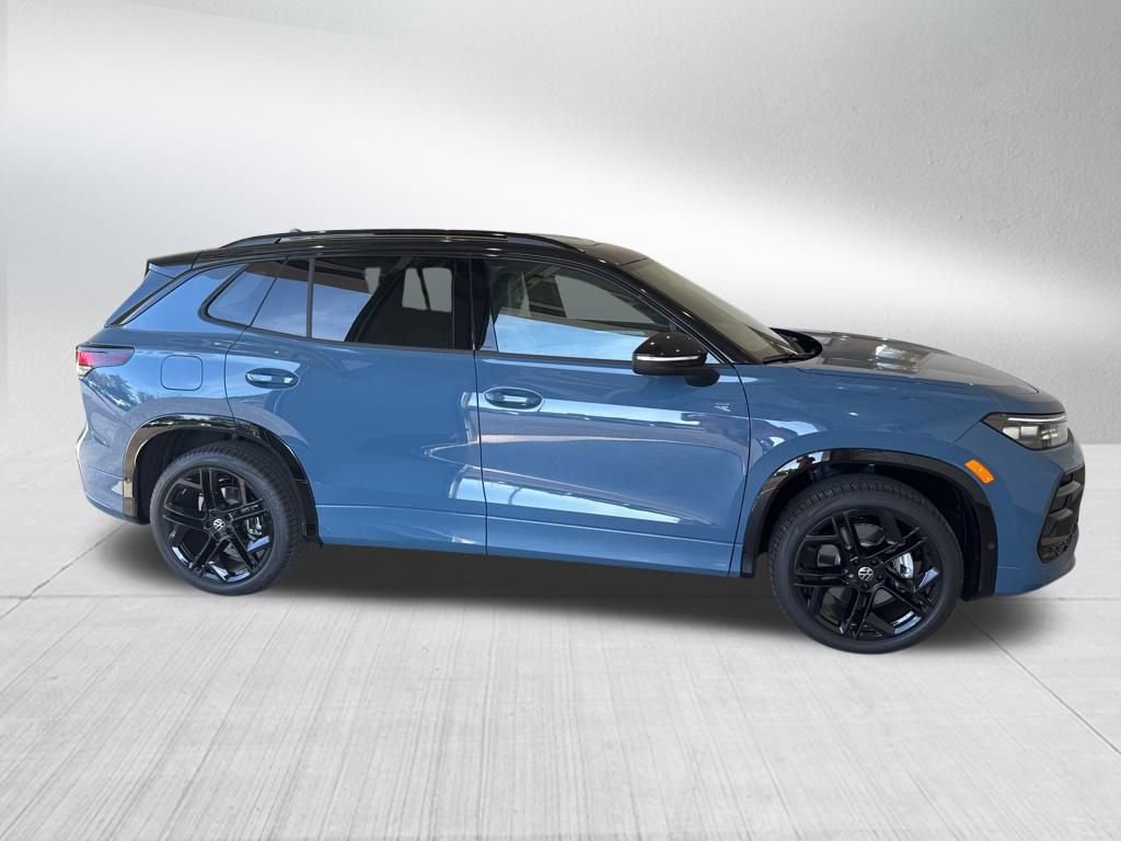 New 2025 Volkswagen Tiguan SE R-Line image 6