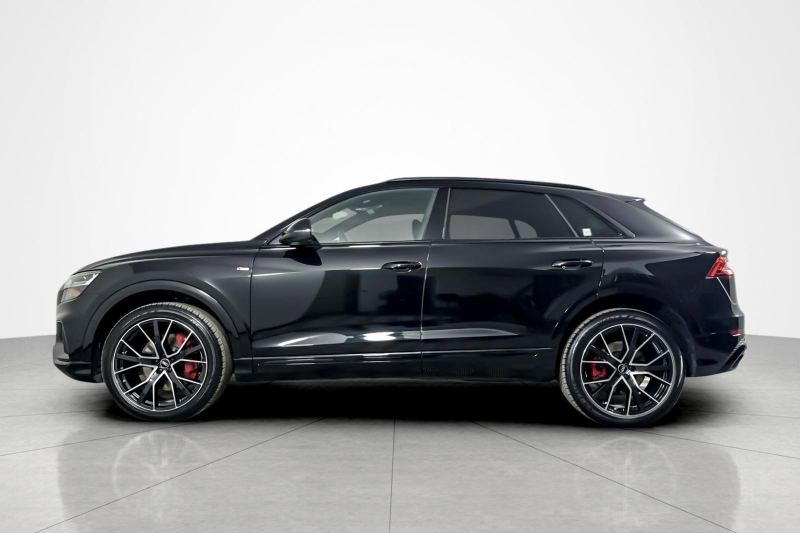 Used 2022 Audi Q8 Premium Plus w/ Premium Plus Package image 2