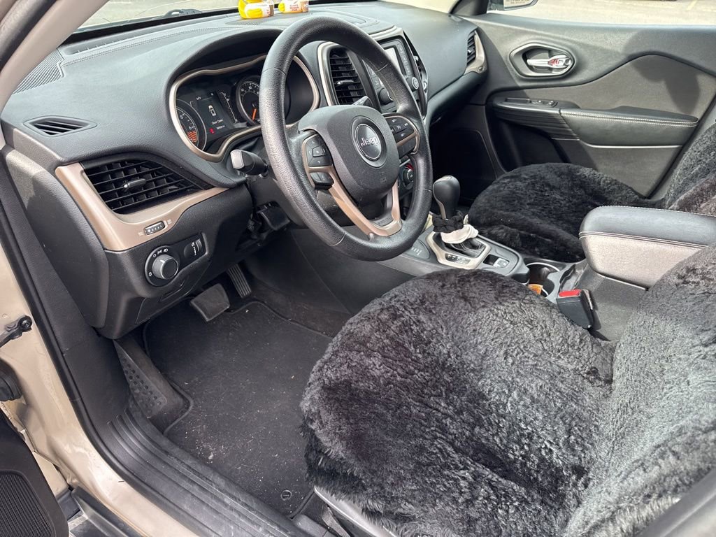 Used 2015 Jeep Cherokee Sport image 5