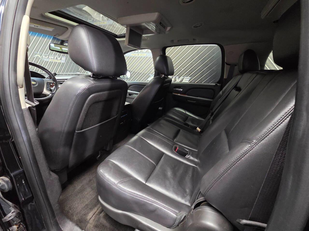 Used 2014 Chevrolet Suburban LT image 31