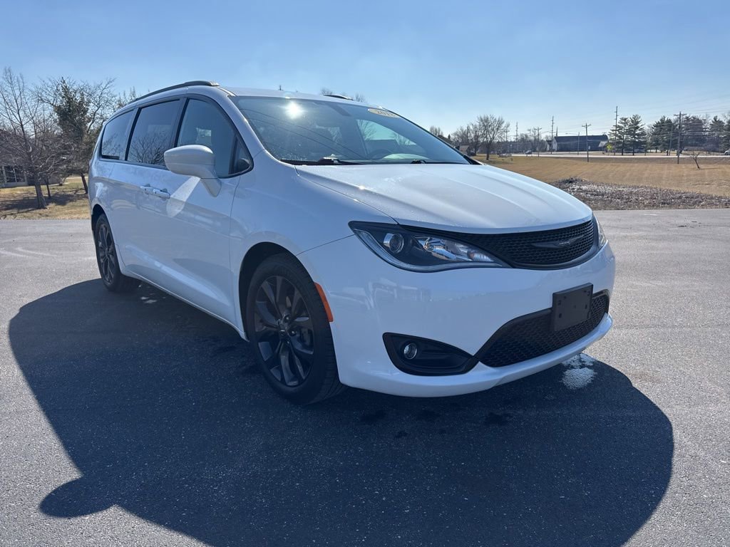 Used 2018 Chrysler Pacifica Touring-L Plus