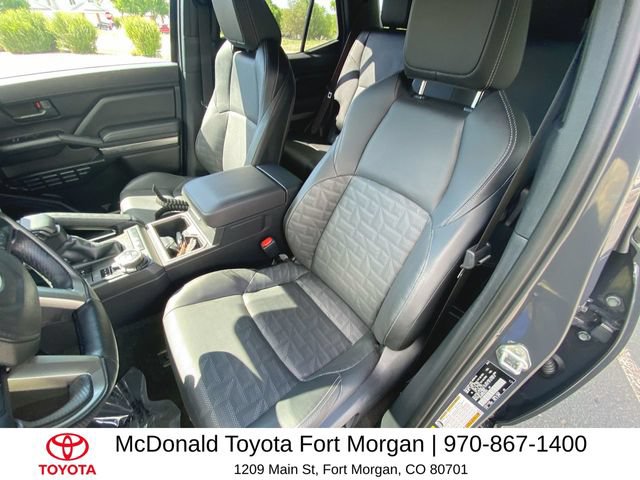Used 2025 Toyota 4Runner TRD Off-Road Premium AWD/4WD image 11