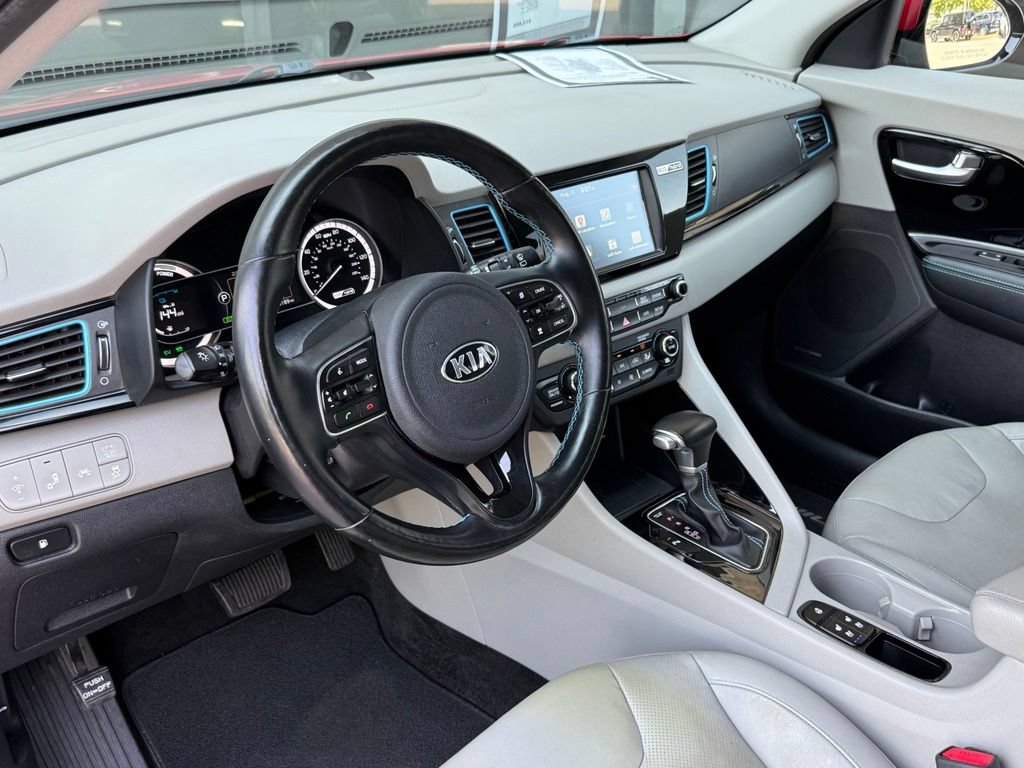 Used 2018 Kia Niro Touring FWD image 19