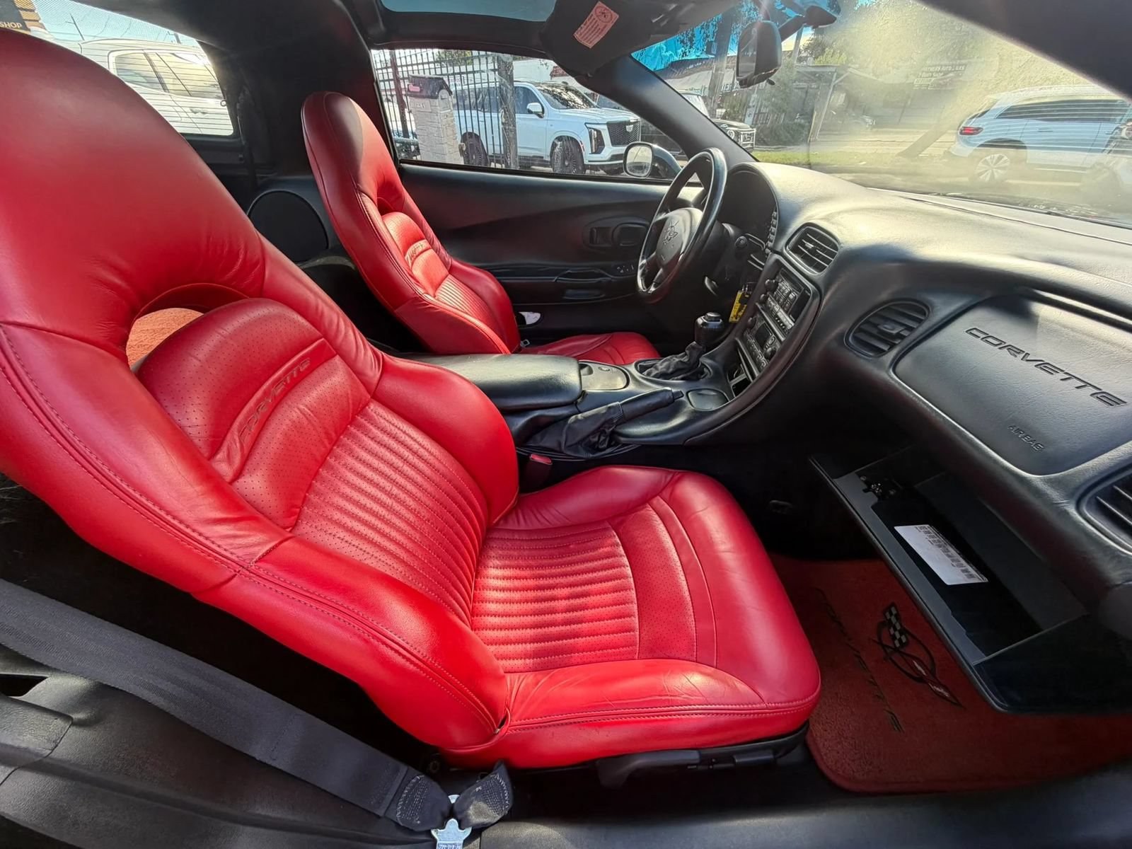 Used 1999 Chevrolet Corvette Coupe w/ Memory Pkg RWD image 12