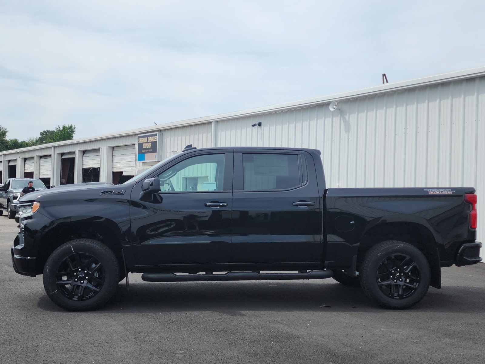 New 2026 Chevrolet Silverado 1500 LT Trail Boss w/ Convenience Package II AWD/4WD image 2