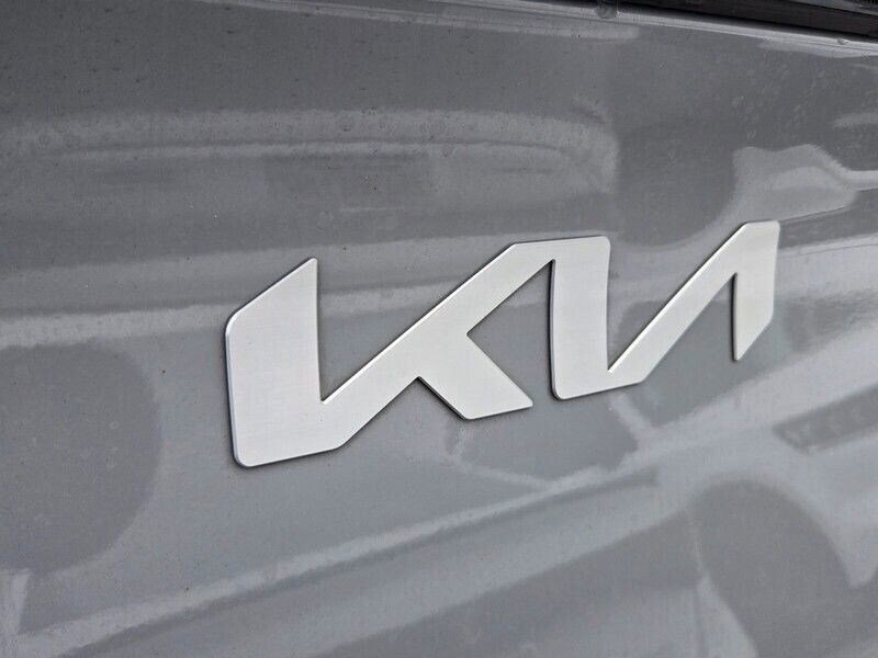 Used 2023 Kia Sportage SX image 7