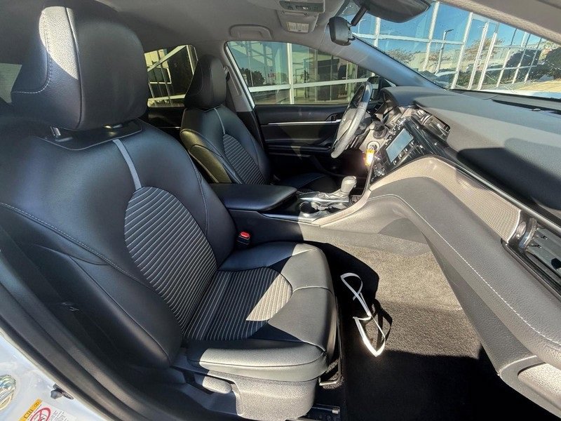 Used 2019 Toyota Camry SE image 9