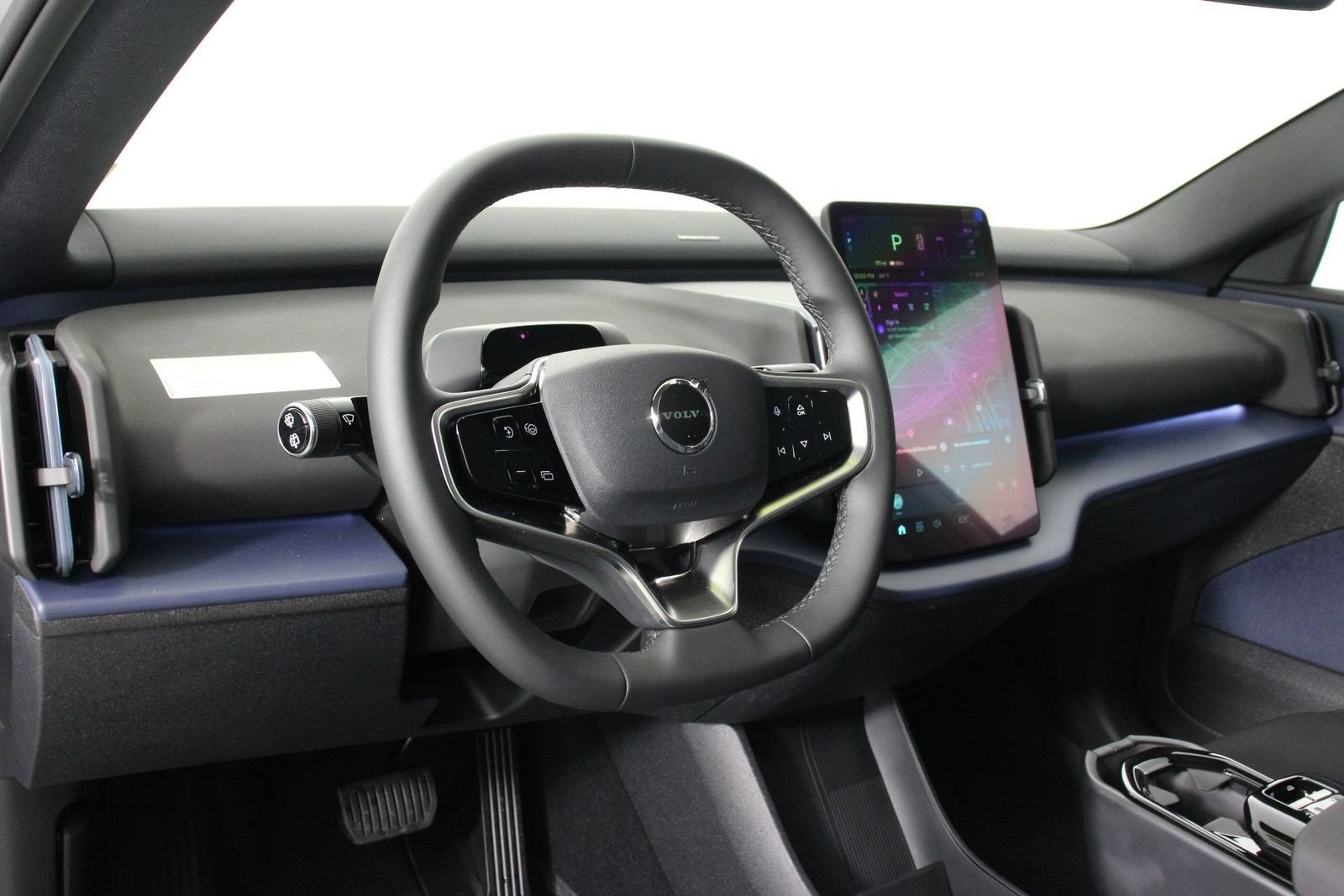 New 2026 Volvo EX30 Plus AWD/4WD image 8