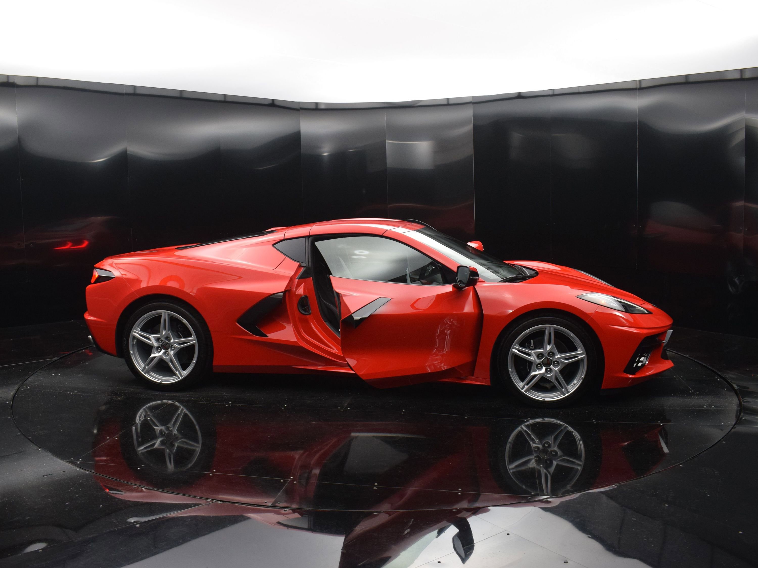 Used 2024 Chevrolet Corvette Stingray Preferred Cpe w/ 2LT image 39