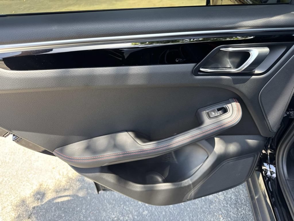 Used 2023 Porsche Macan Turbo AWD/4WD image 22