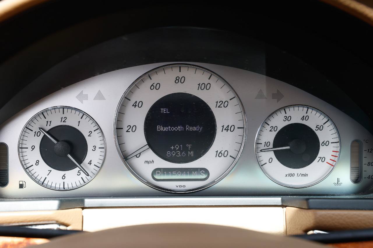 Used 2009 Mercedes-Benz E 350 Sedan w/ Premium 1 Pkg image 28