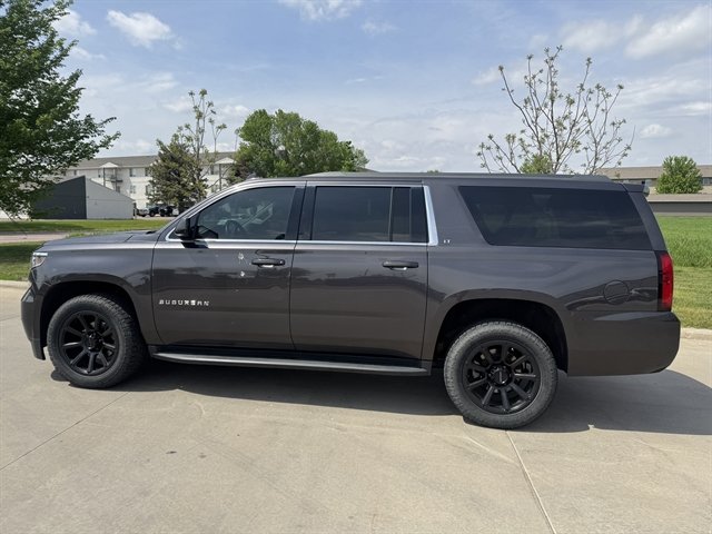 Used 2018 Chevrolet Suburban LT AWD/4WD image 8