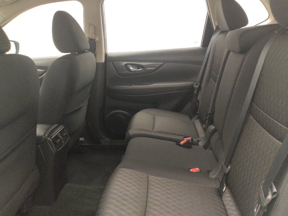 Used 2018 Nissan Rogue S AWD/4WD image 18