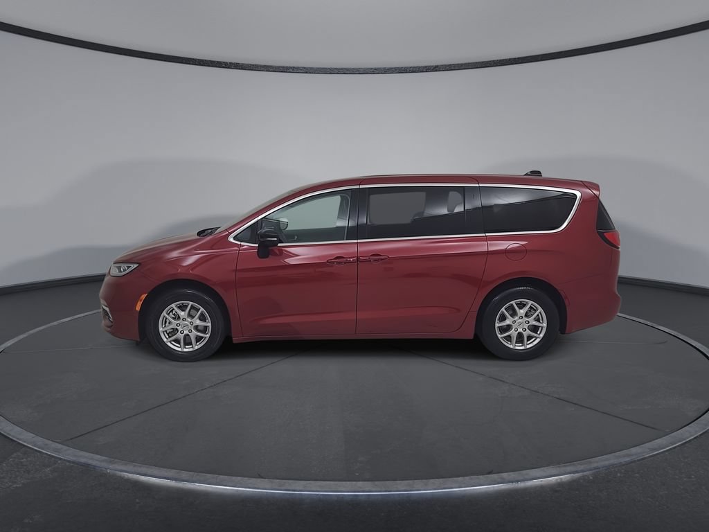 Used 2024 Chrysler Pacifica Touring-L FWD image 11