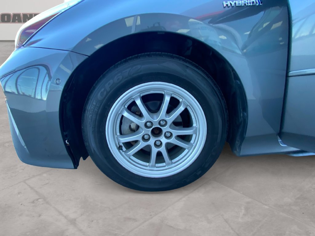Used 2022 Toyota Prius LE AWD/4WD image 14