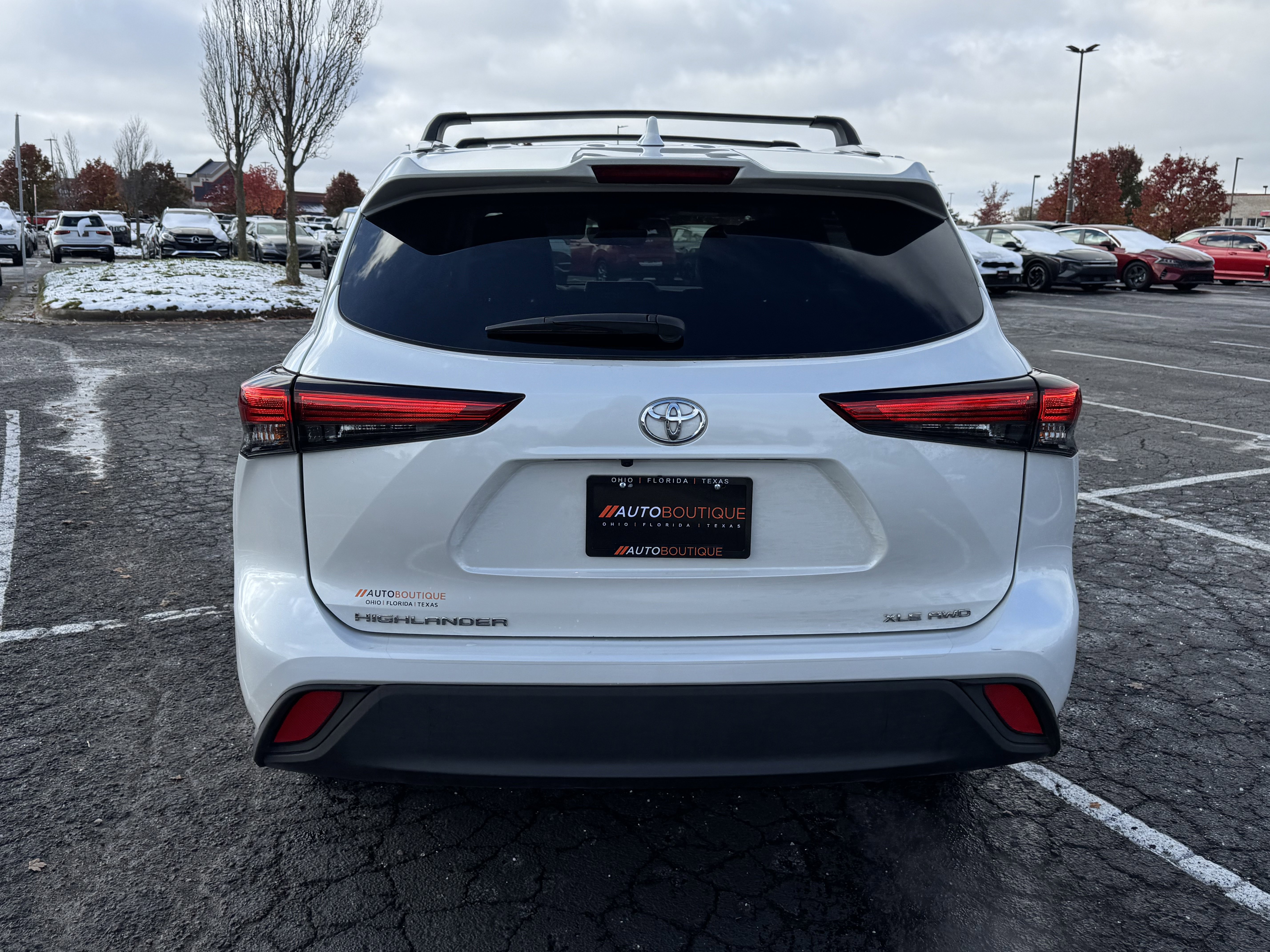 Used 2022 Toyota Highlander XLE image 13