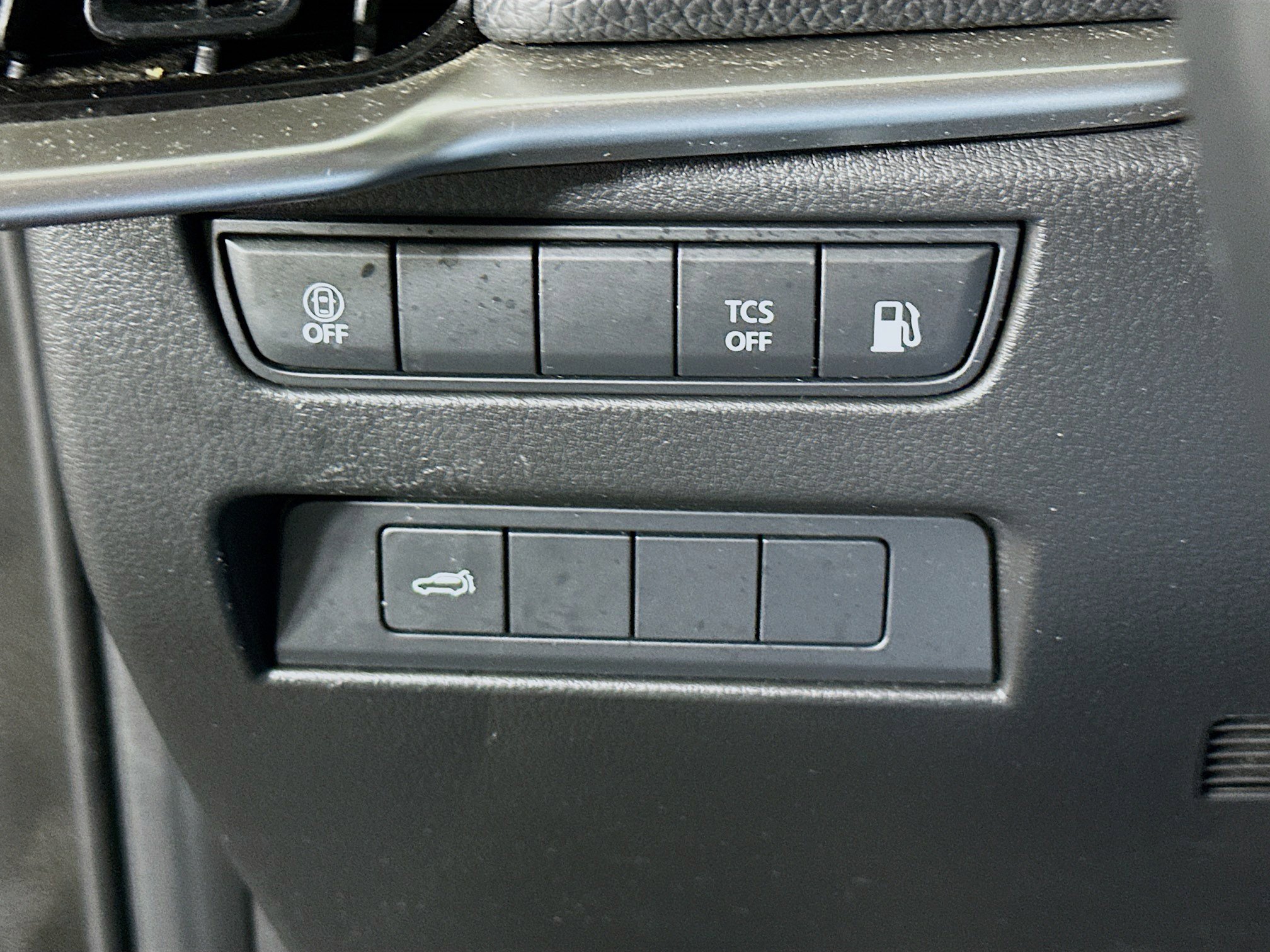 Used 2024 MAZDA CX-90 Plug-In Hybrid w/ Preferred AWD/4WD image 17